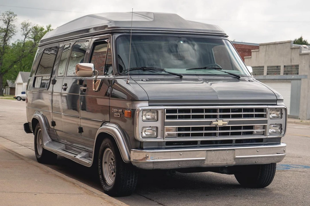 1991 Chevrolet G-Series Van - Image 3 of 31