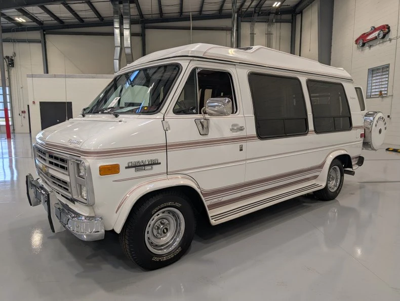 1991 Chevrolet G-Series Van - Image 2 of 21