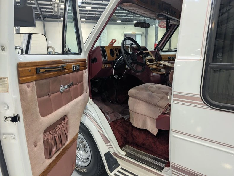 1991 Chevrolet G-Series Van - Image 11 of 21