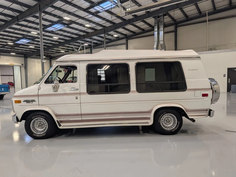1991 Chevrolet G-Series Van - Image 3 of 21