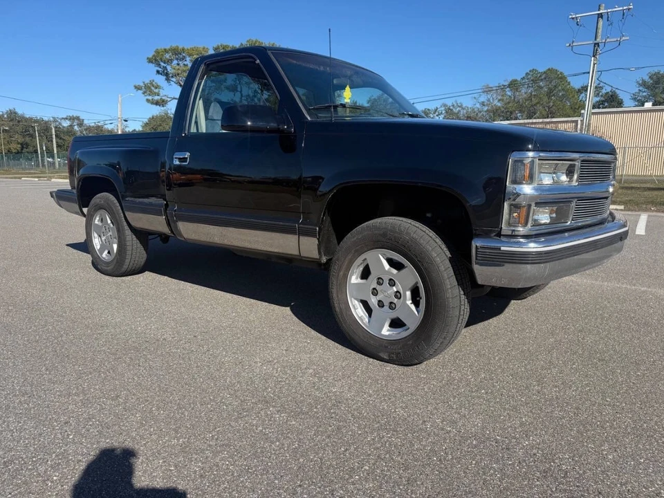 1991 Chevrolet C/K 4th Gen - Image 3 of 21