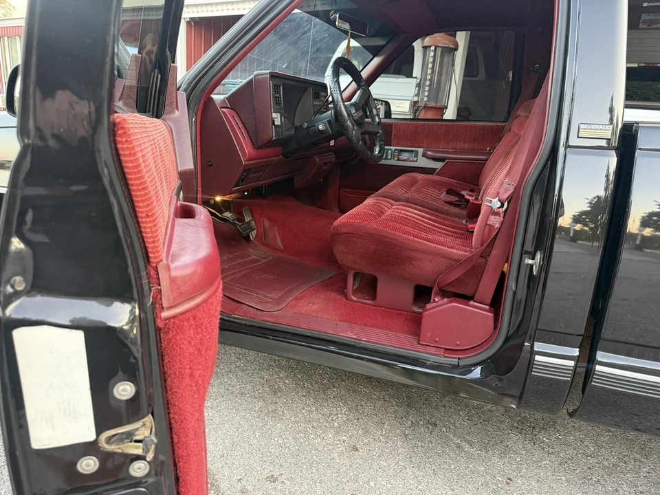 1991 Chevrolet C/K 4th Gen - Image 27 of 31