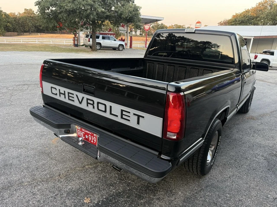 1991 Chevrolet C/K 4th Gen - Image 6 of 31
