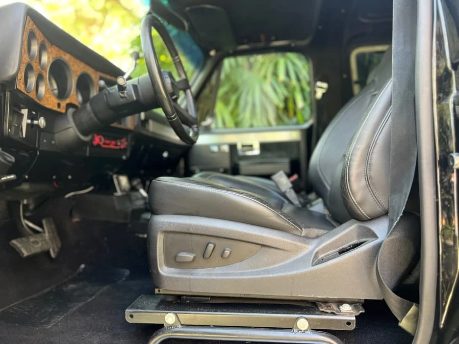 1991 Chevrolet K5 Blazer 2nd Gen - Image 14 of 23