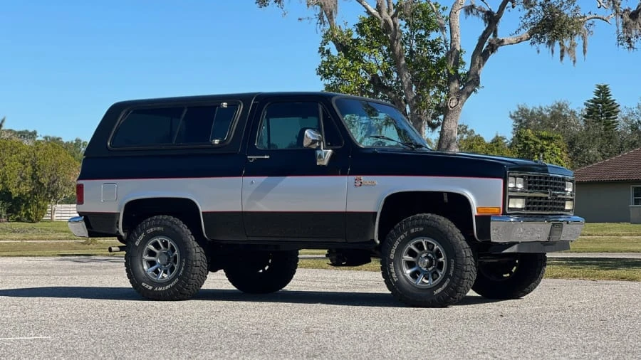 1991 Chevrolet K5 Blazer 2nd Gen - Image 8 of 23