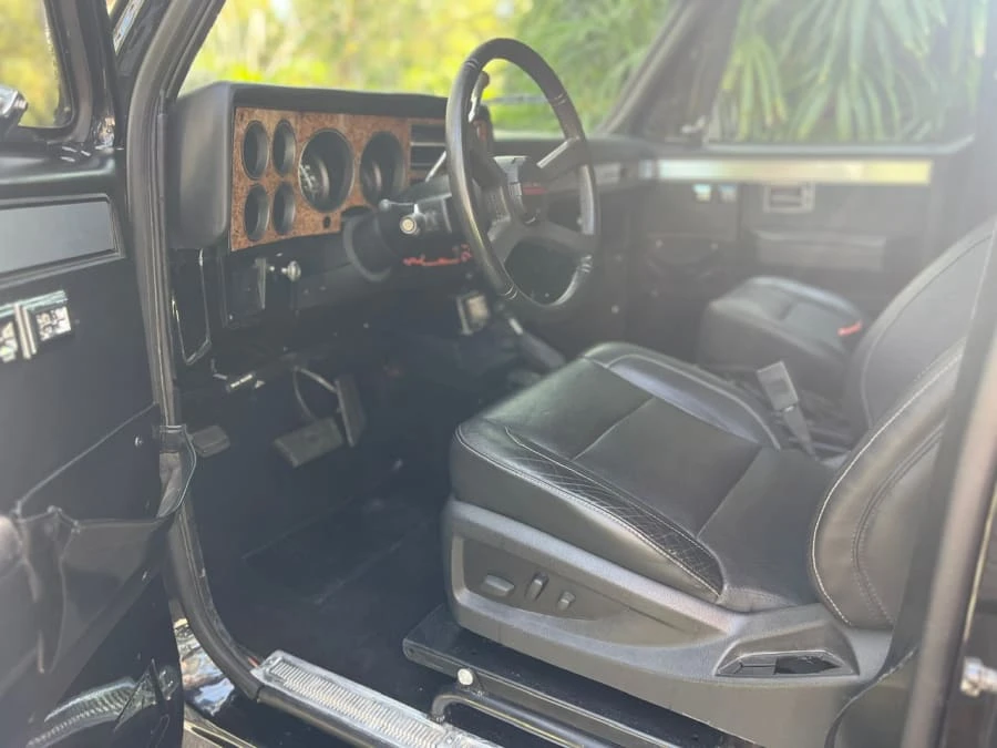 1991 Chevrolet K5 Blazer 2nd Gen - Image 16 of 23