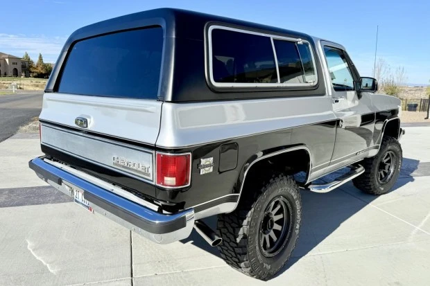 1991 Chevrolet K5 Blazer 2nd Gen - Image 2 of 7