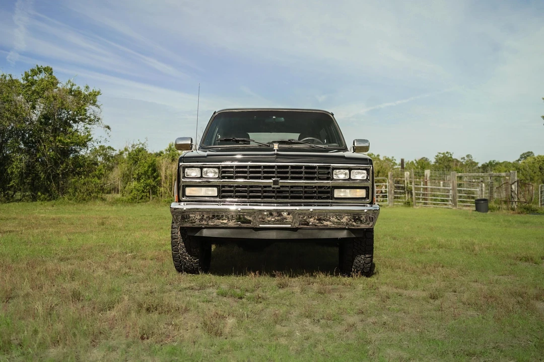 1991 Chevrolet K5 Blazer 2nd Gen - Image 17 of 31