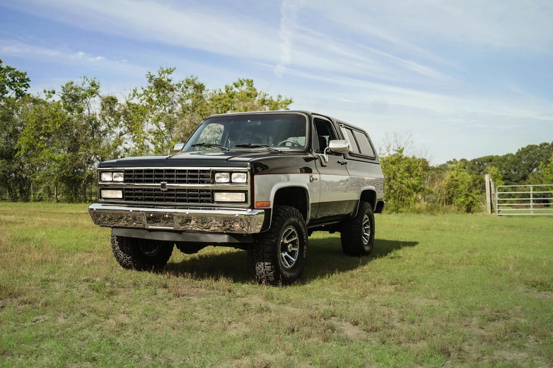 1991 Chevrolet K5 Blazer 2nd Gen - Image 2 of 31
