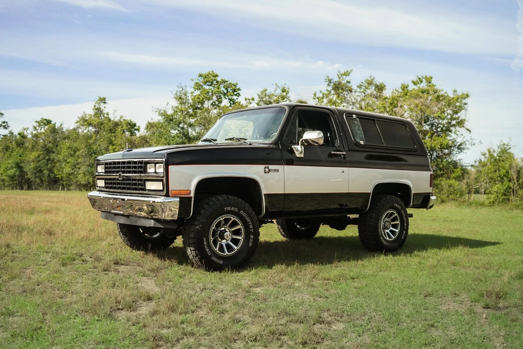 1991 Chevrolet K5 Blazer 2nd Gen - Image 3 of 31