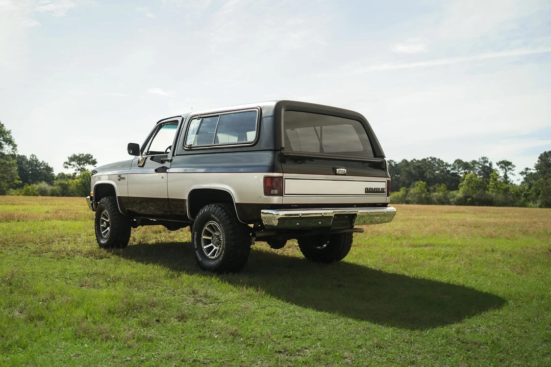 1991 Chevrolet K5 Blazer 2nd Gen - Image 6 of 31