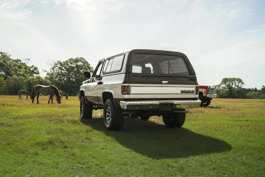 1991 Chevrolet K5 Blazer 2nd Gen - Image 7 of 31