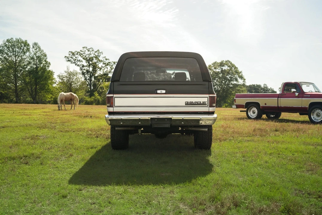 1991 Chevrolet K5 Blazer 2nd Gen - Image 9 of 31