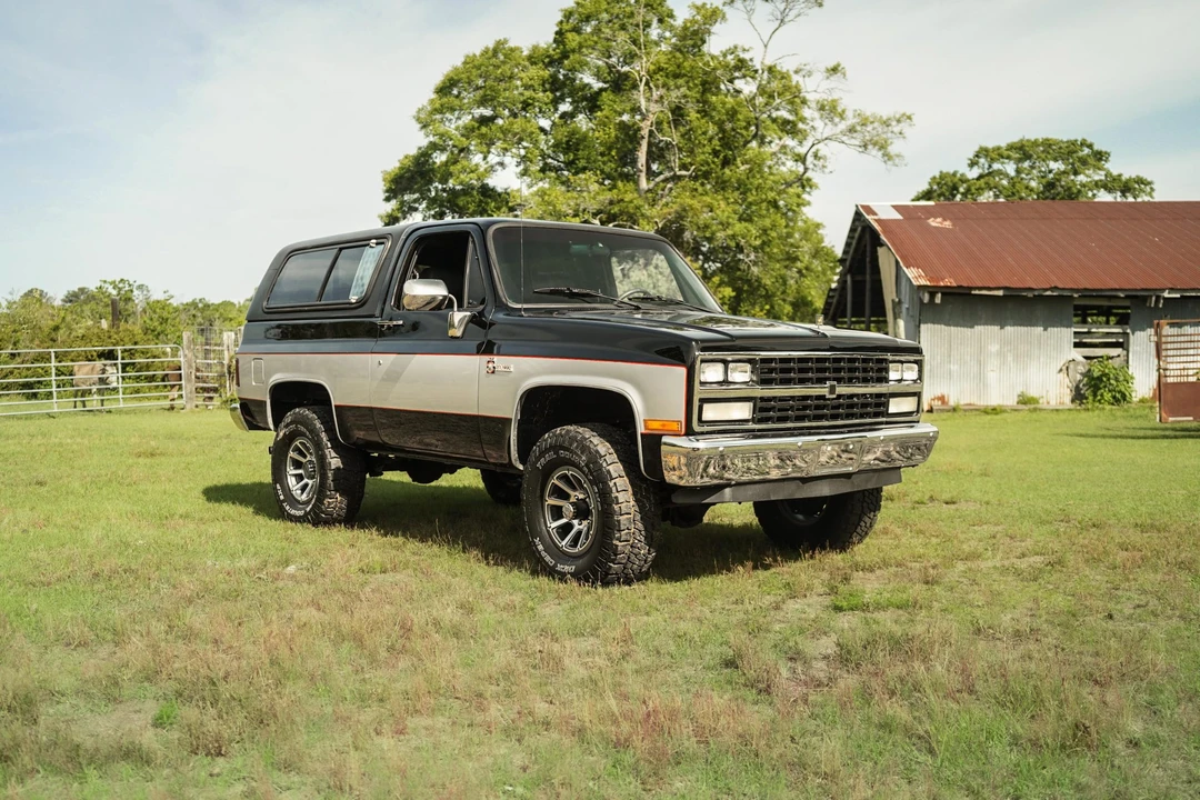 1991 Chevrolet K5 Blazer 2nd Gen - Image 14 of 31