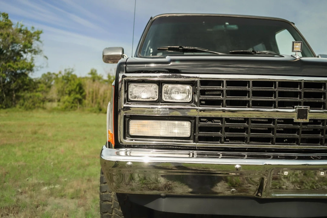 1991 Chevrolet K5 Blazer 2nd Gen - Image 18 of 31