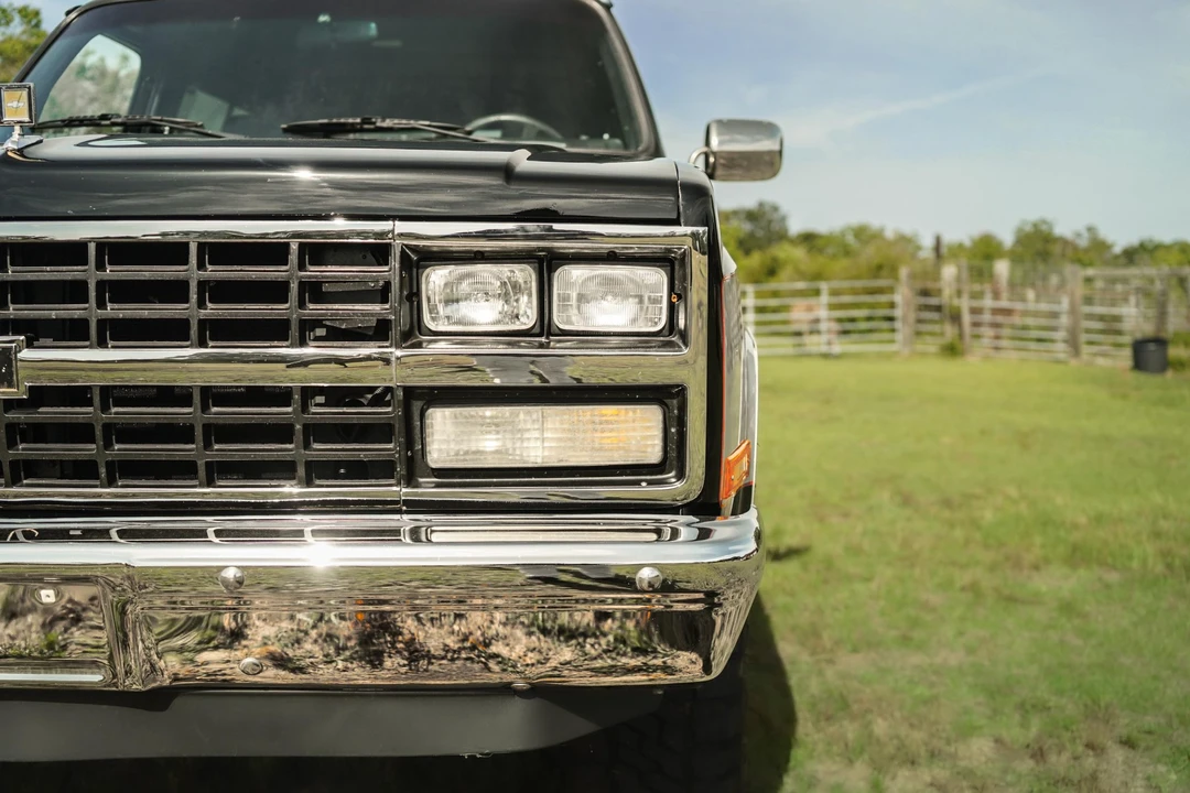 1991 Chevrolet K5 Blazer 2nd Gen - Image 19 of 31