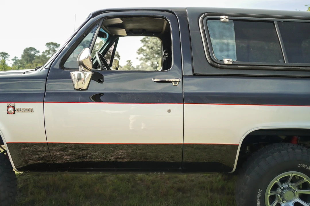 1991 Chevrolet K5 Blazer 2nd Gen - Image 23 of 31