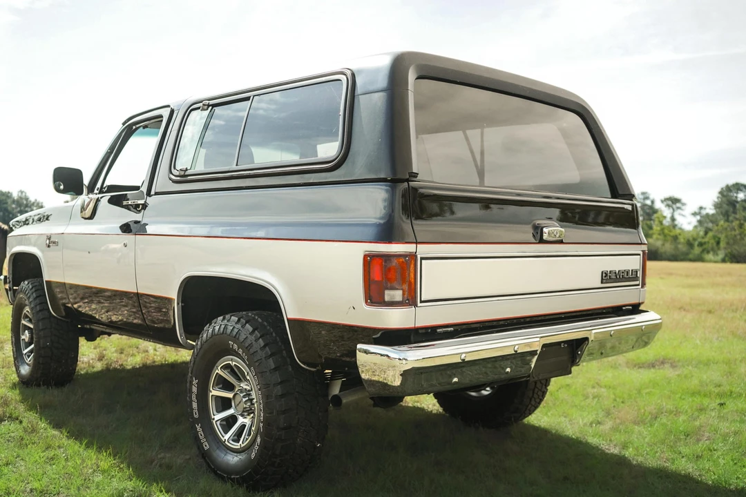 1991 Chevrolet K5 Blazer 2nd Gen - Image 25 of 31