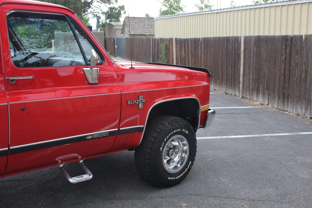 1991 Chevrolet K5 Blazer 2nd Gen - Image 26 of 31