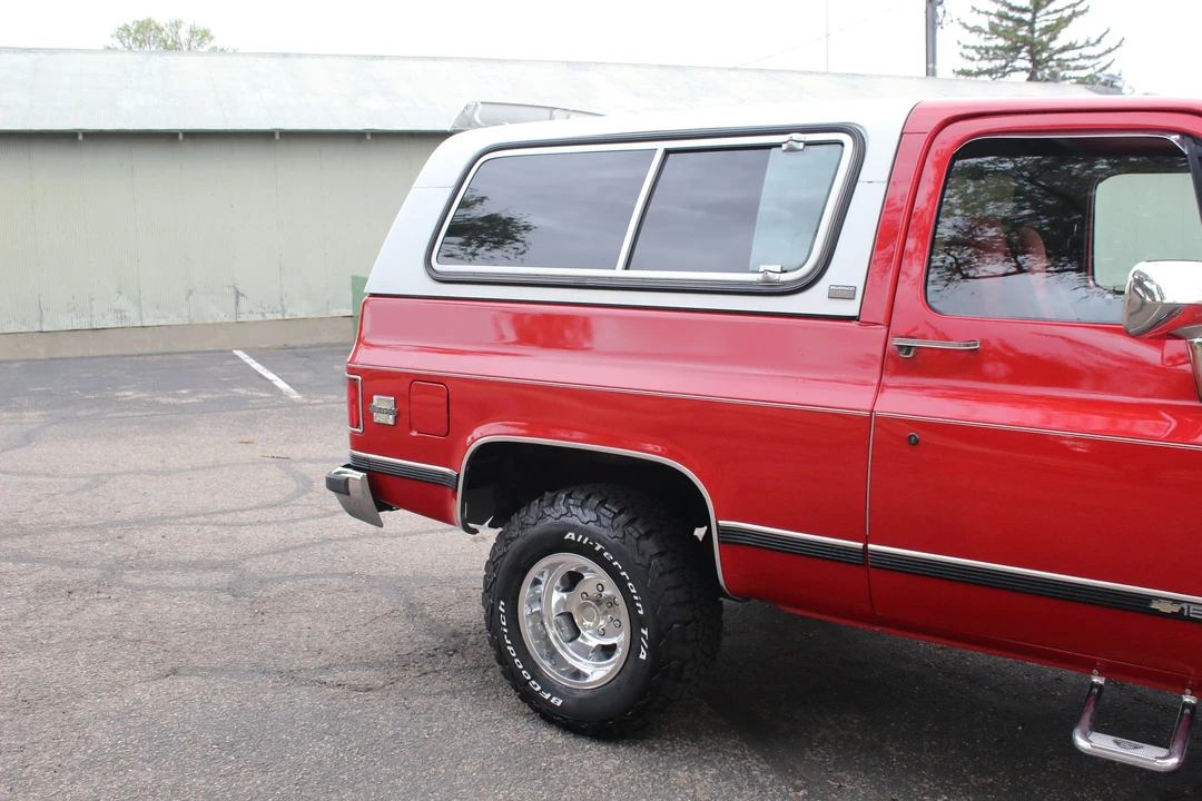 1991 Chevrolet K5 Blazer 2nd Gen - Image 25 of 31