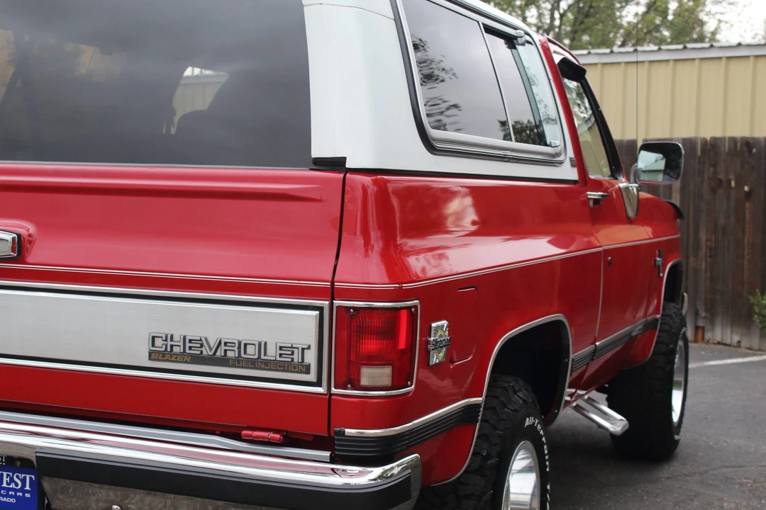 1991 Chevrolet K5 Blazer 2nd Gen - Image 23 of 31