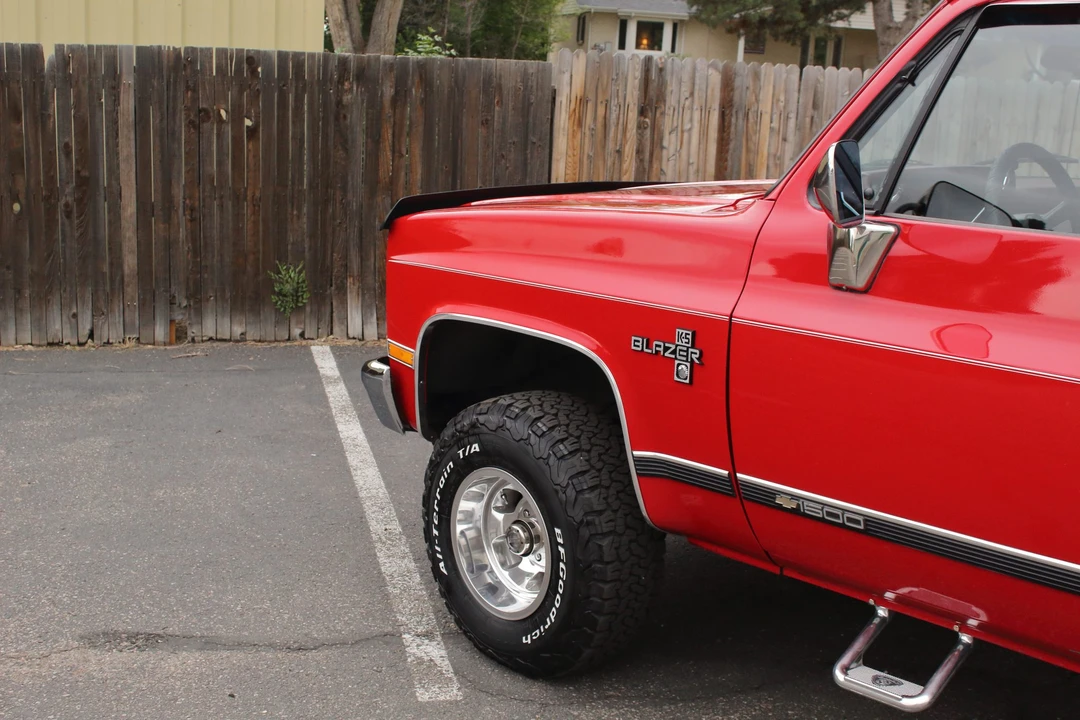 1991 Chevrolet K5 Blazer 2nd Gen - Image 19 of 31