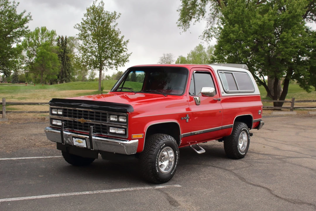 1991 Chevrolet K5 Blazer 2nd Gen - Image 3 of 31