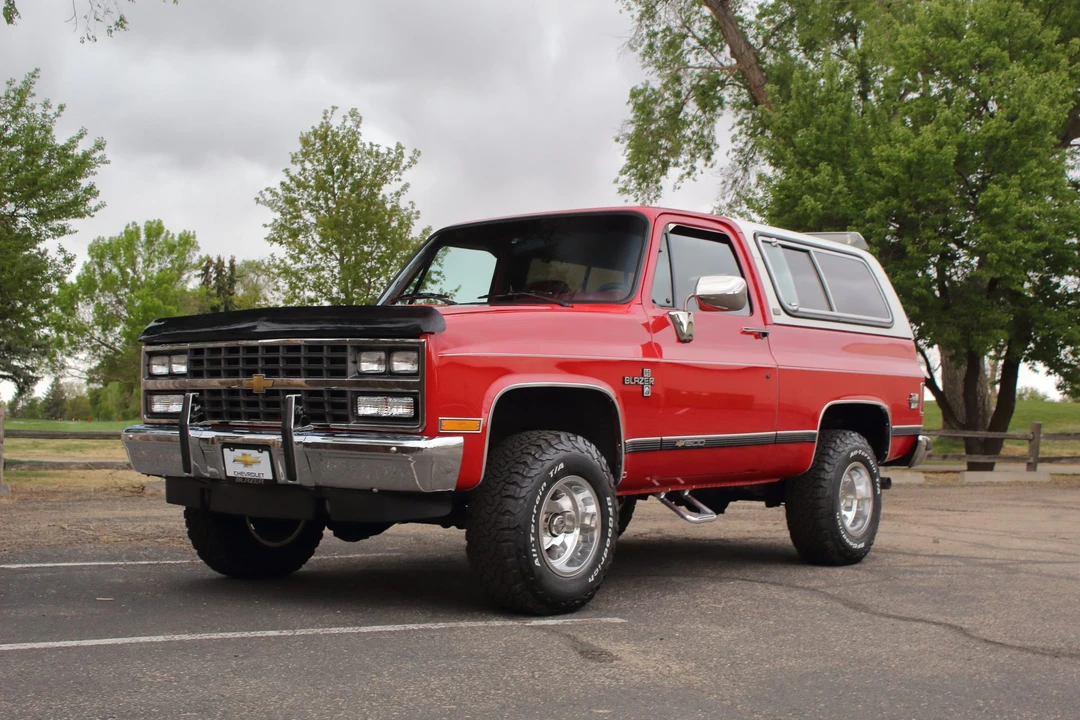 1991 Chevrolet K5 Blazer 2nd Gen - Image 2 of 31