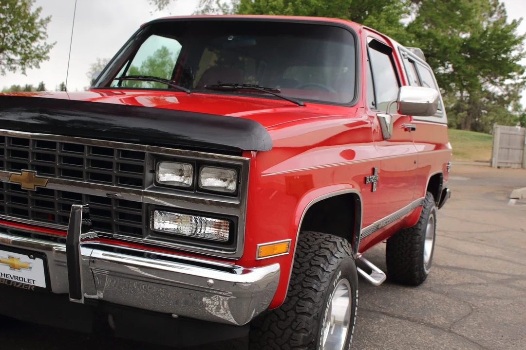 1991 Chevrolet K5 Blazer 2nd Gen - Image 17 of 31