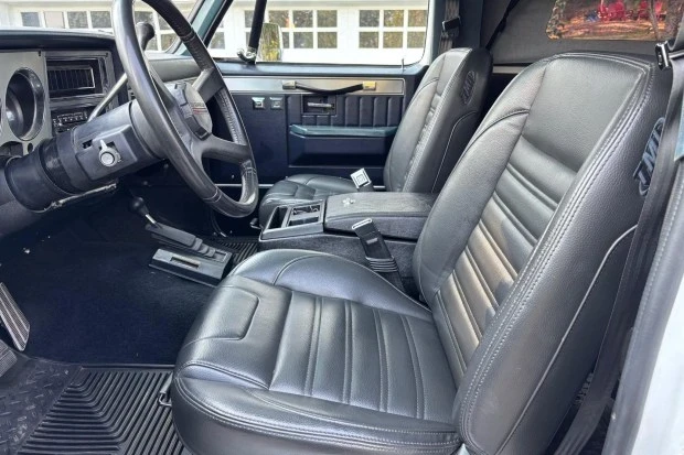 1991 Chevrolet K5 Blazer 2nd Gen - Image 4 of 7