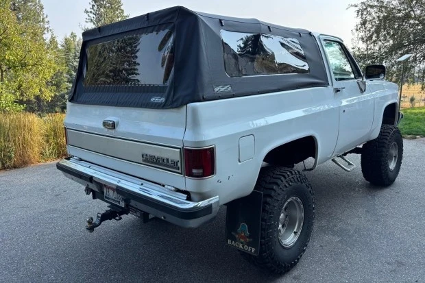 1991 Chevrolet K5 Blazer 2nd Gen - Image 2 of 7
