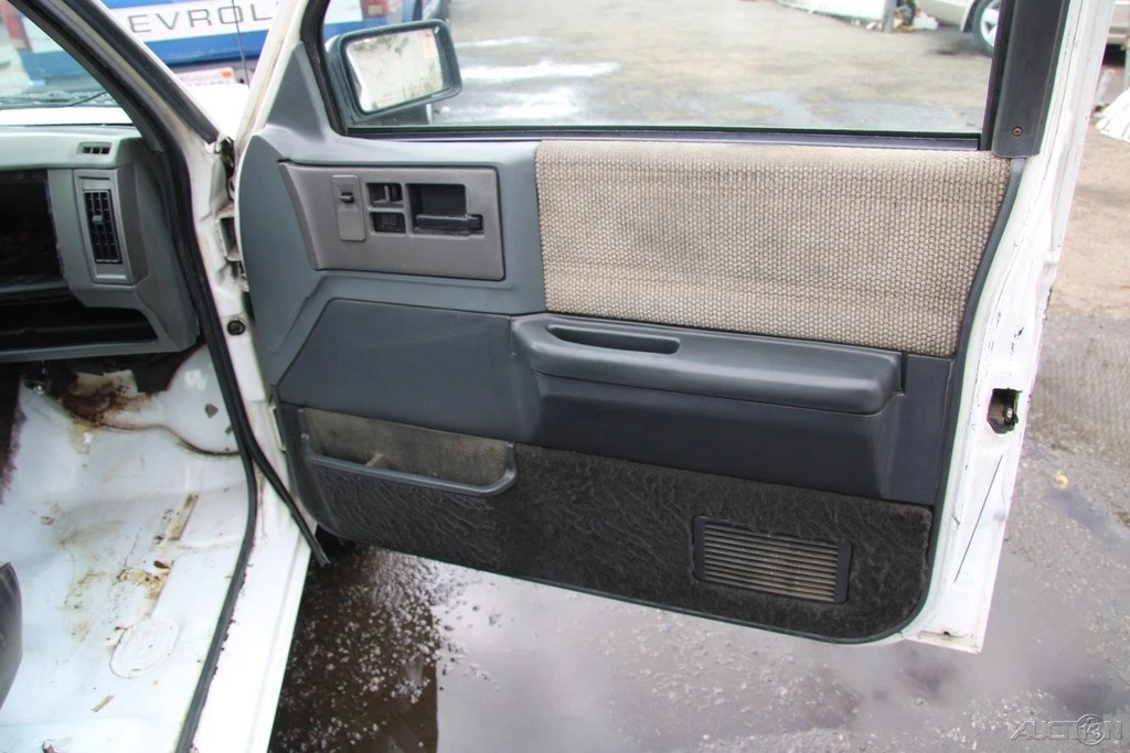 1991 Chevrolet S-10 Blazer 1st Gen - Image 19 of 21