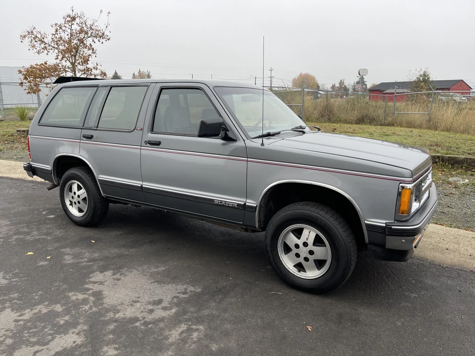 1991 Chevrolet S-10 Blazer 1st Gen - Image 17 of 31