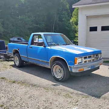 1991 Chevrolet S-10 LS Pickup 2D 6 ft
