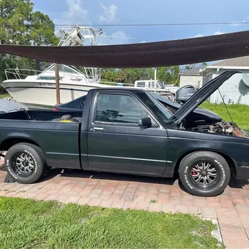 1991 Chevrolet S-10 Pickup 2D 6 ft