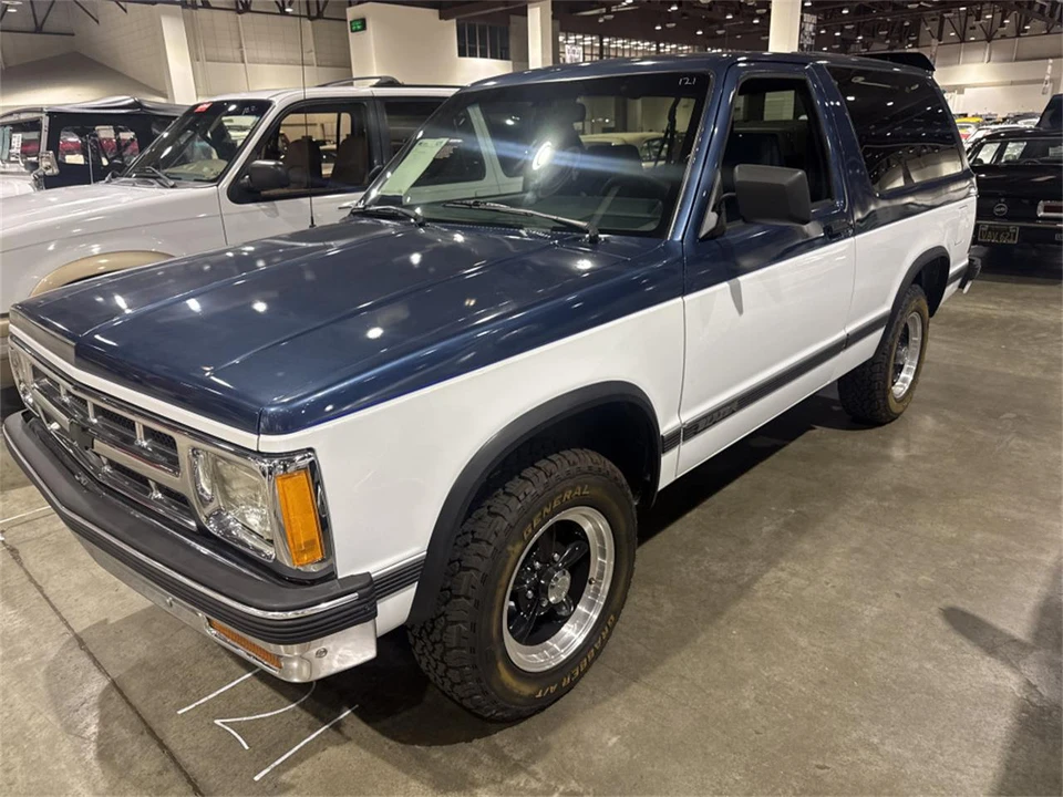 1991 Chevrolet S-10 Blazer 1st Gen - Image 2 of 4
