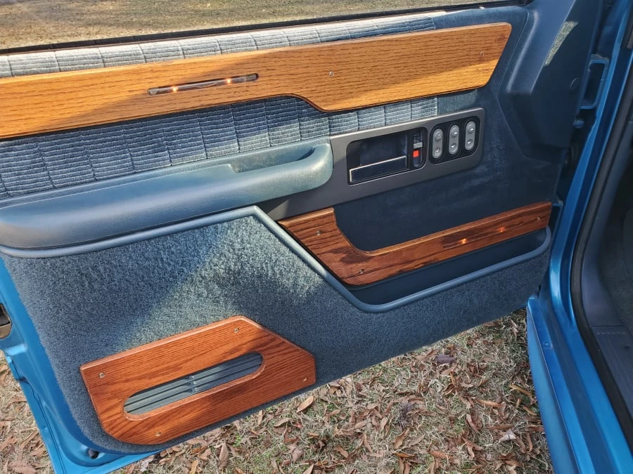 1991 Chevrolet Silverado - Image 5 of 10