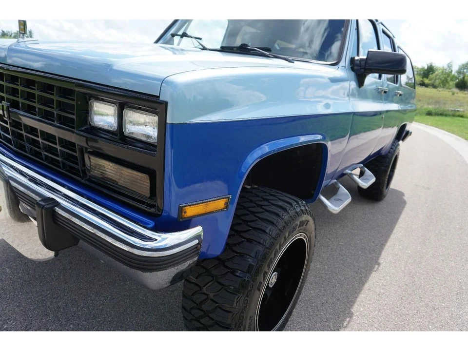 1991 Chevrolet Suburban 7th Gen - Image 20 of 31