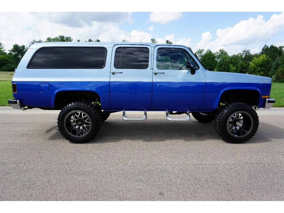 1991 Chevrolet Suburban 7th Gen - Image 16 of 31