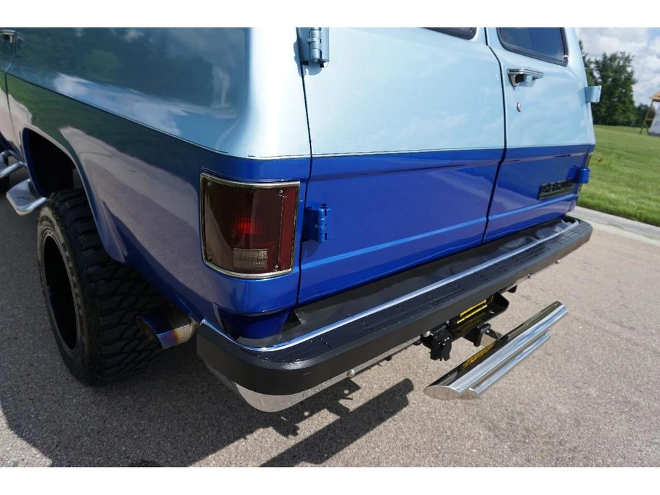 1991 Chevrolet Suburban 7th Gen - Image 26 of 31