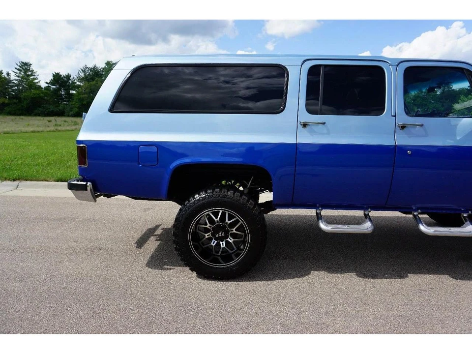 1991 Chevrolet Suburban 7th Gen - Image 14 of 31