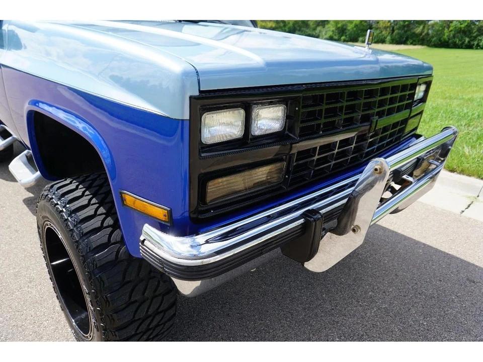 1991 Chevrolet Suburban 7th Gen - Image 24 of 31