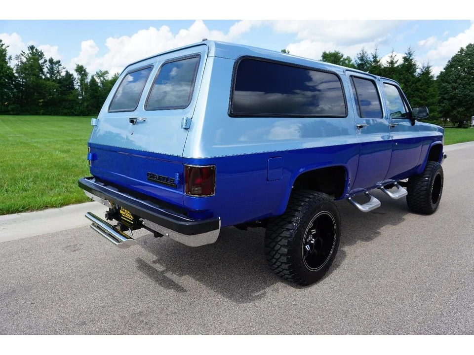 1991 Chevrolet Suburban 7th Gen - Image 13 of 31