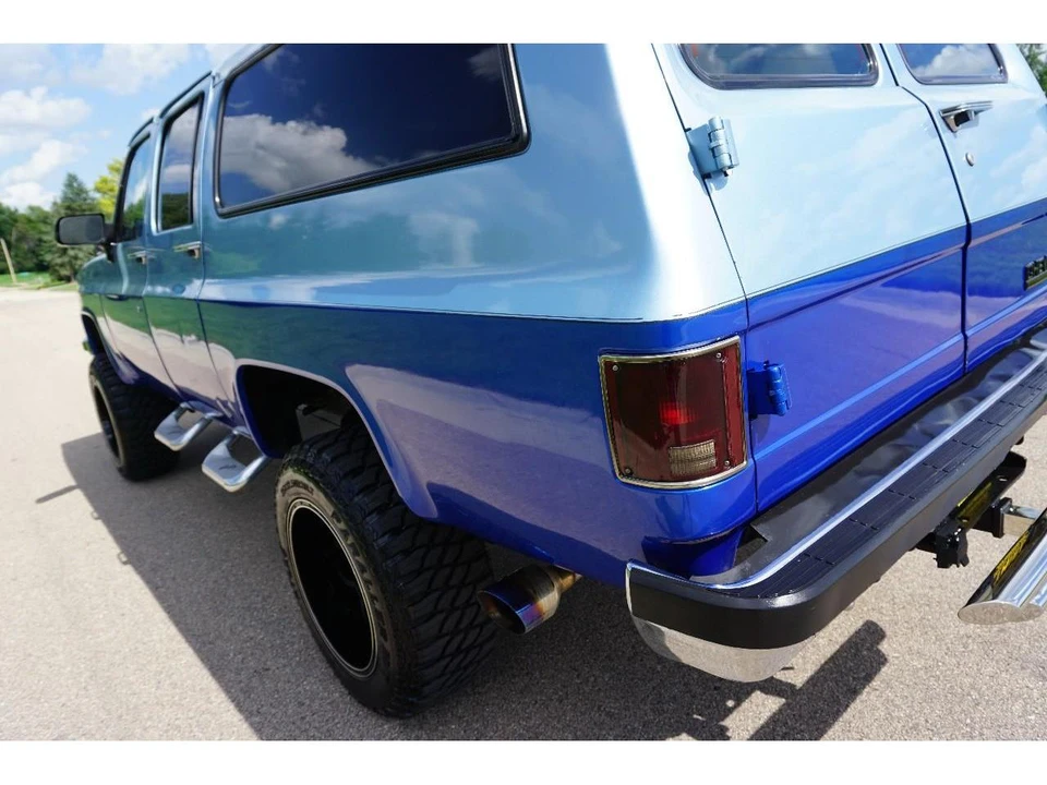 1991 Chevrolet Suburban 7th Gen - Image 21 of 31