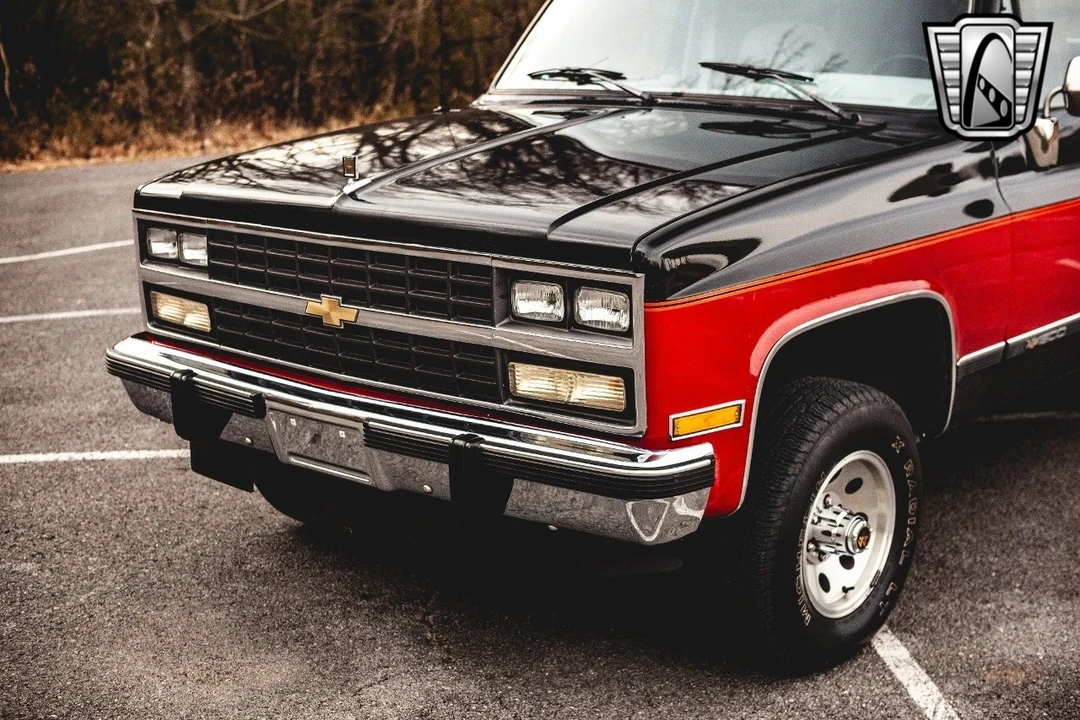 1991 Chevrolet Suburban 7th Gen - Image 12 of 12