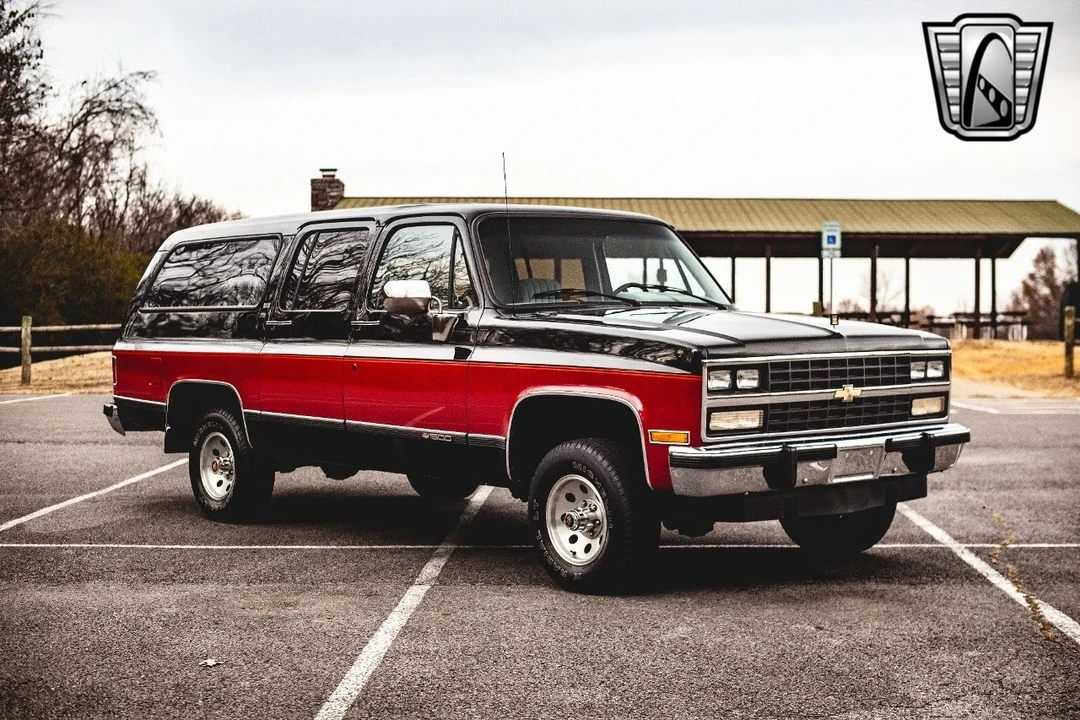 1991 Chevrolet Suburban 7th Gen - Image 10 of 12
