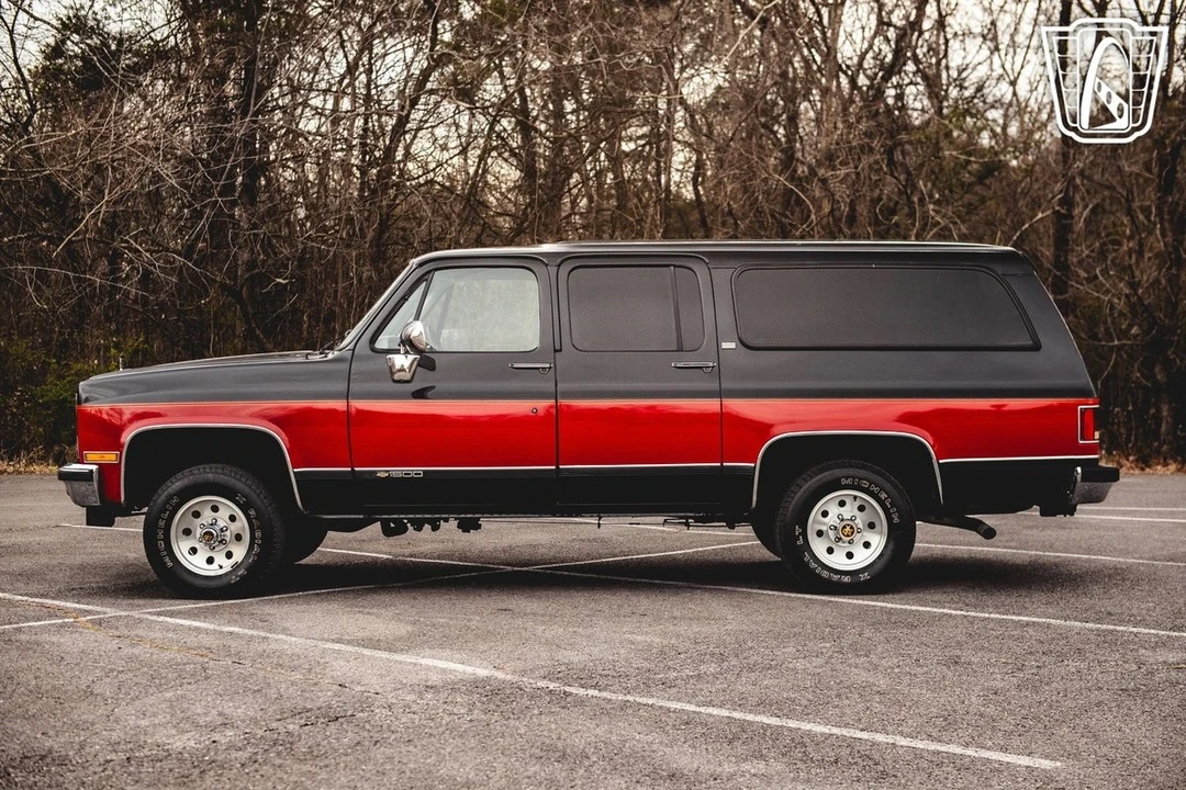 1991 Chevrolet Suburban 7th Gen - Image 9 of 12