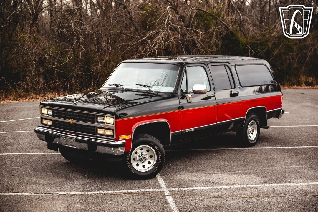 1991 Chevrolet Suburban 7th Gen - Image 4 of 12