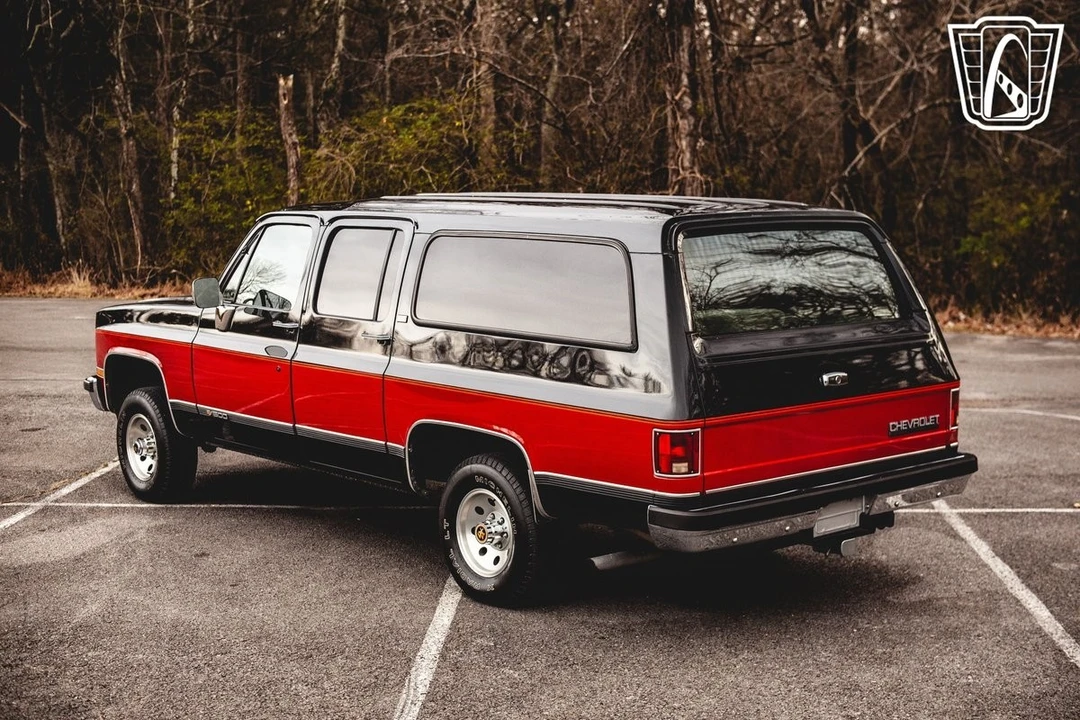 1991 Chevrolet Suburban 7th Gen - Image 11 of 12