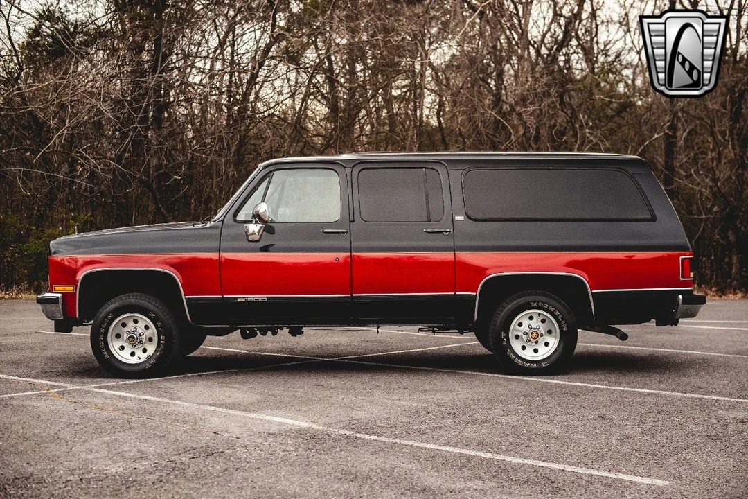 1991 Chevrolet Suburban 7th Gen - Image 4 of 12